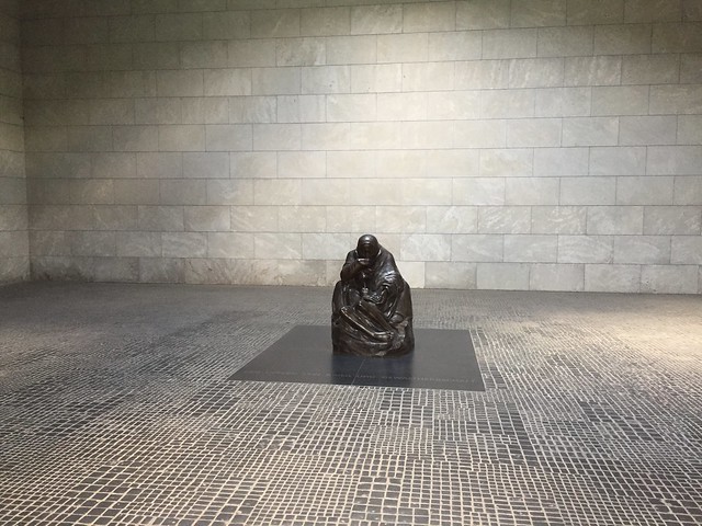 Mutter mit totem Sohn